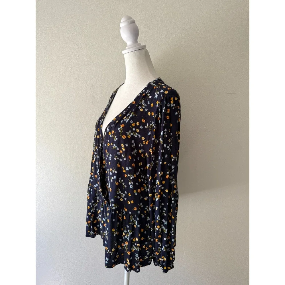 LOFT Women's L Navy Floral Print Faux Wrap V-Neck Long Sleeve Peplum Hem‎ Blouse - Picture 2 of 10